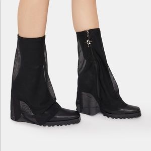 Darker wavs Black stretch ankle boot size 7 with box barely worn